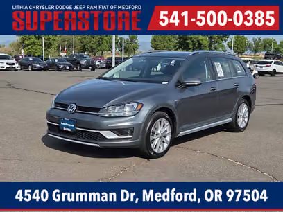 2019 Volkswagen Golf Alltrack SE — exterior of the exact listed vehicle