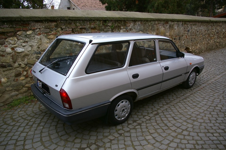 Dacia Station Wagon — illustrative model photo