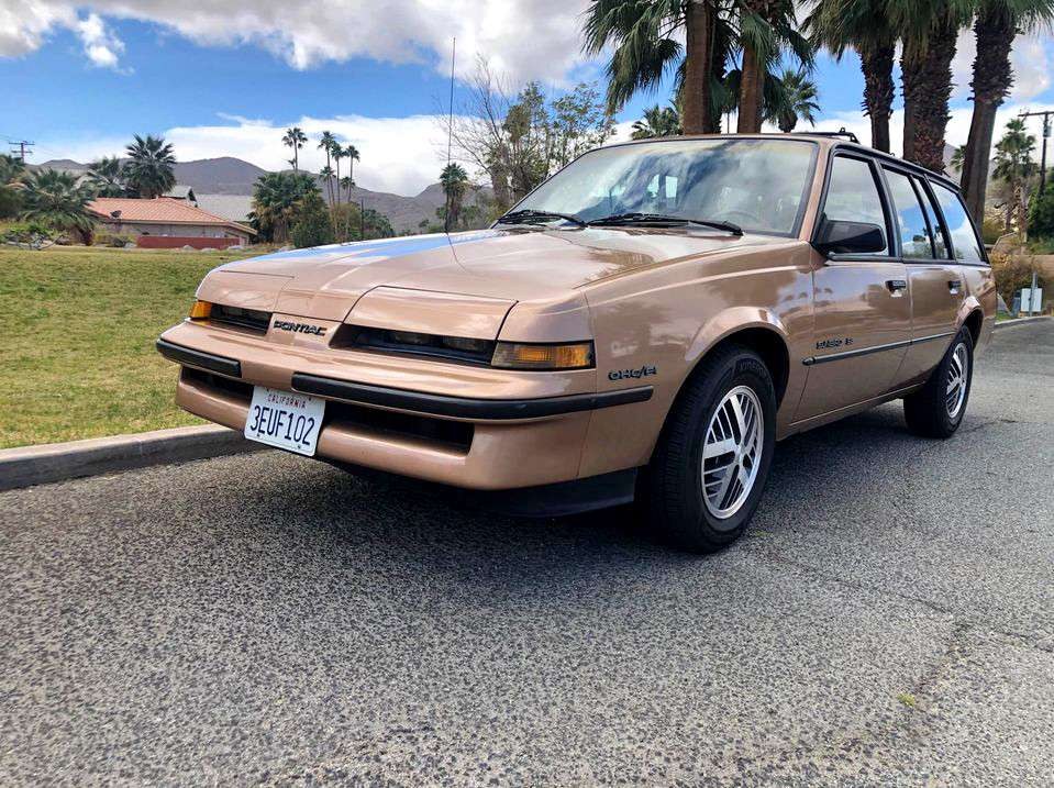 Pontiac Sunbird Wagon — illustrative model photo