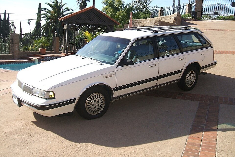 Oldsmobile Cutlass Cruiser — illustrative model photo
