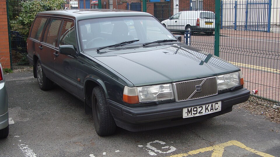 Volvo 940 Wagon — illustrative model photo