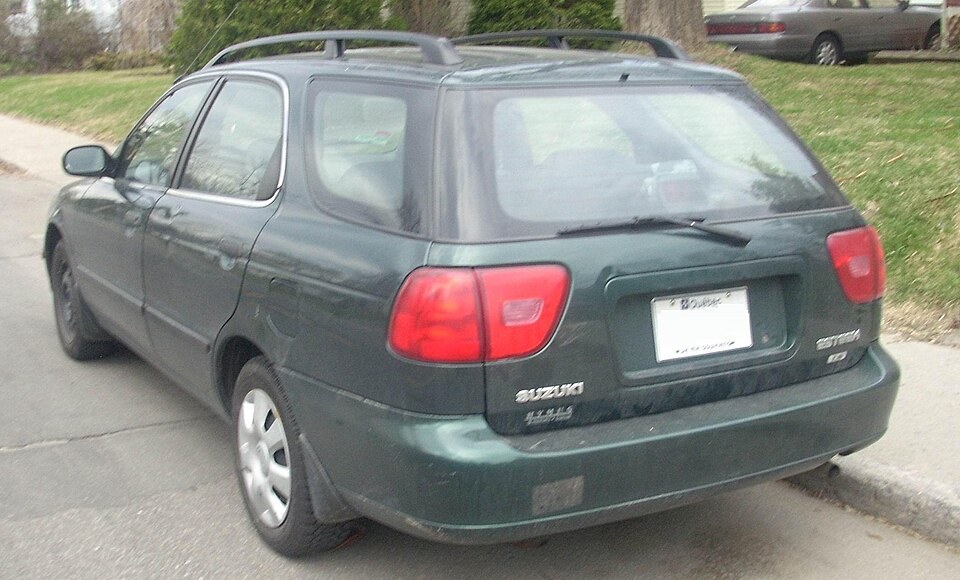 Suzuki Esteem Wagon — illustrative model photo