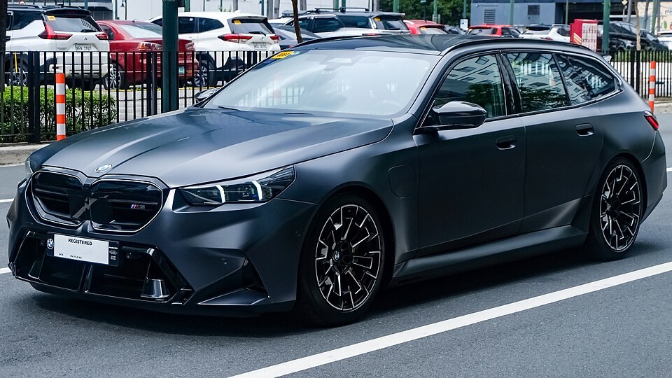 BMW M5 Touring, illustrative model photograph